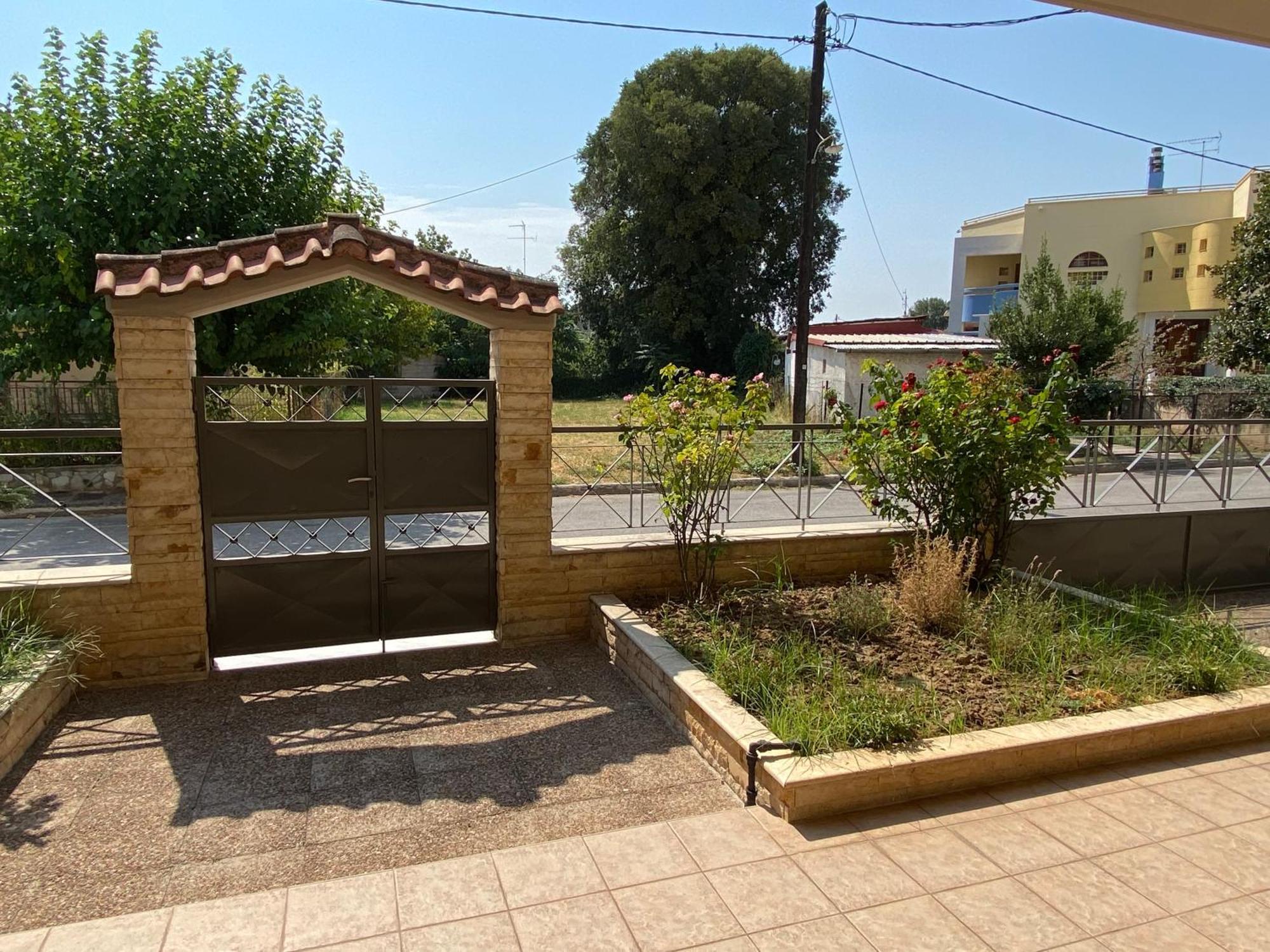 Cozy & Quiet City Apartment Trikala  Luaran gambar